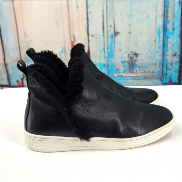 Aquatalia Sherpa Lined Sneakers‎ - Picture 2 of 9